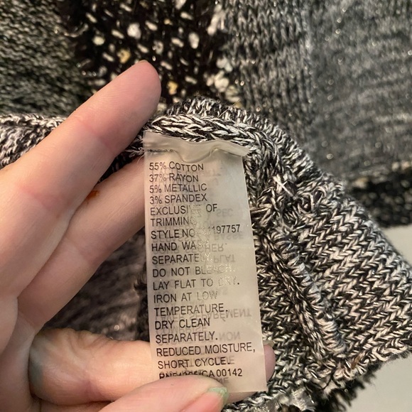 Peter Nygard Black and White Knit Sweater - Picture 4 of 4